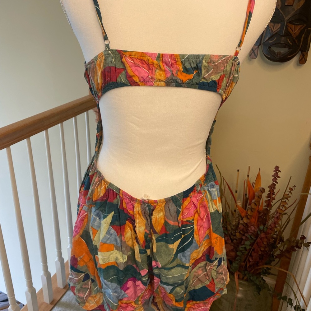 Blush Orange and Blue (floral) Spaghetti Strap Romper (EUC) - Picture 4 of 9